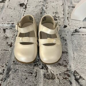 Cream Kids Shoes with Bow